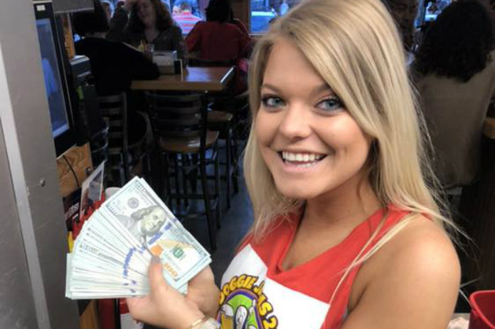 YouTube-ster laat fooi achter van 10.000 dollar