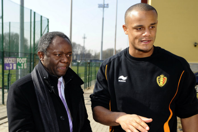 VIDEO. Vincent Kompany feliciteert vader met burgemeesterschap