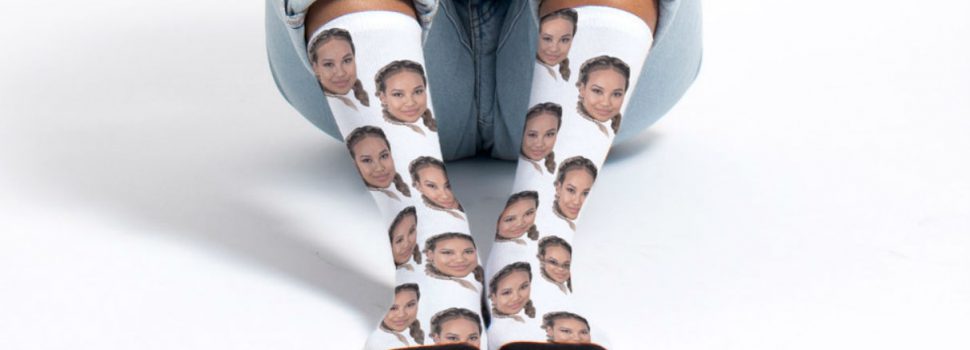 Geef je vriend of vriendin sokken cadeau met jouw gezicht op