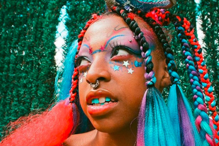 De vreemdste Instagram-trend van het jaar: rainbow teeth