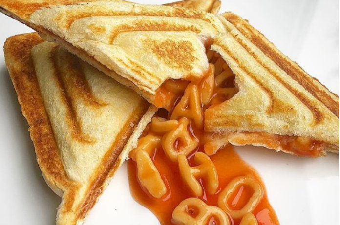 Lekker! Een croque monsieur met instant noedels