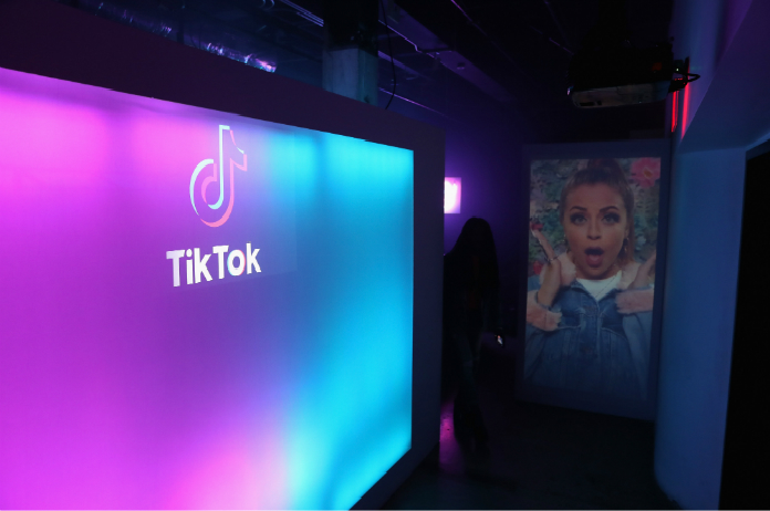 Tik Tok, populairder dan Facebook en Instagram