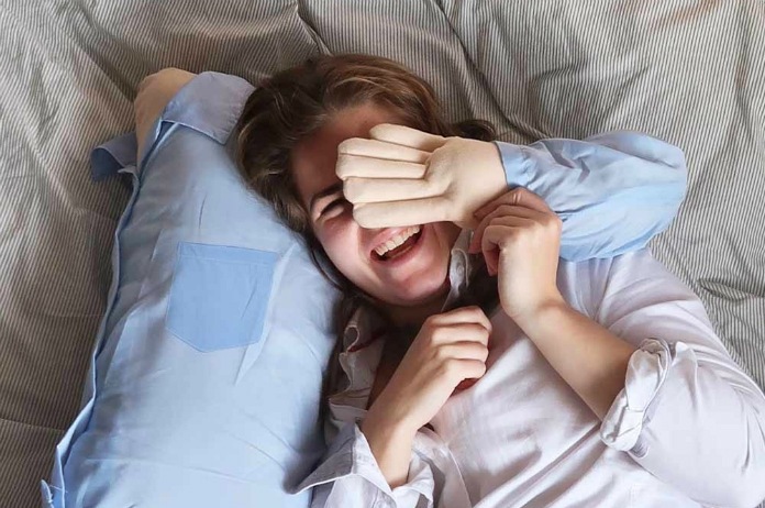 Bizar. ‘Boyfriend pillow’ is de ideale bedpartner