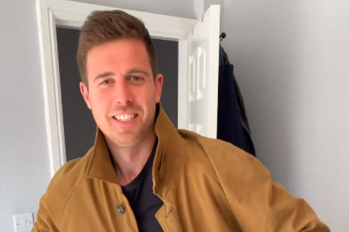 VIDEO. Je raadt nooit hoe deze man de nieuwe bagageregels van Ryanair omzeilde