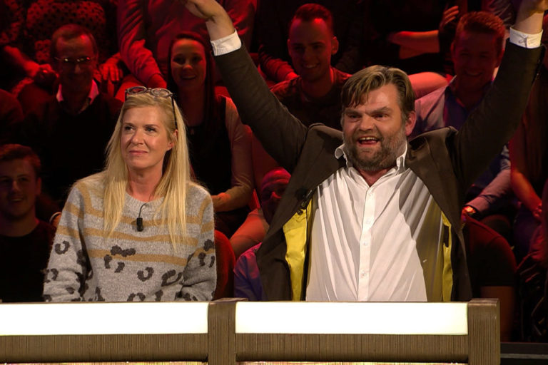 Stefaan Degand en Barbara Sarafian zijn gewoon té grappig in ‘De Slimste Mens ter Wereld’ (video)