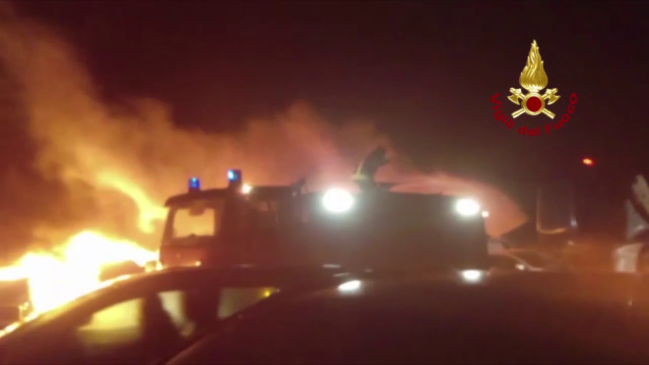 VIDEO. Grote brand legt honderden Maserati’s in de as