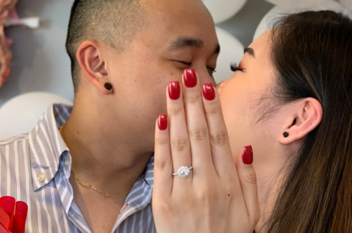 Deze verlovingsfoto is niet wat het lijkt