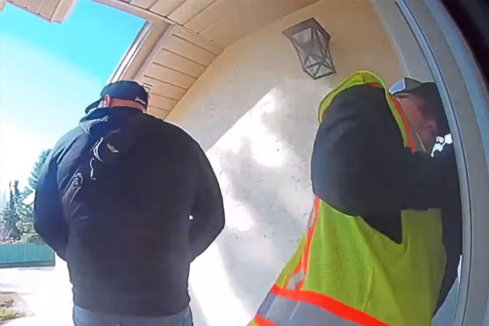 Op heterdaad betrapt: deze ‘slimme deurbel’ doet dieven in paniek wegvluchten (video)