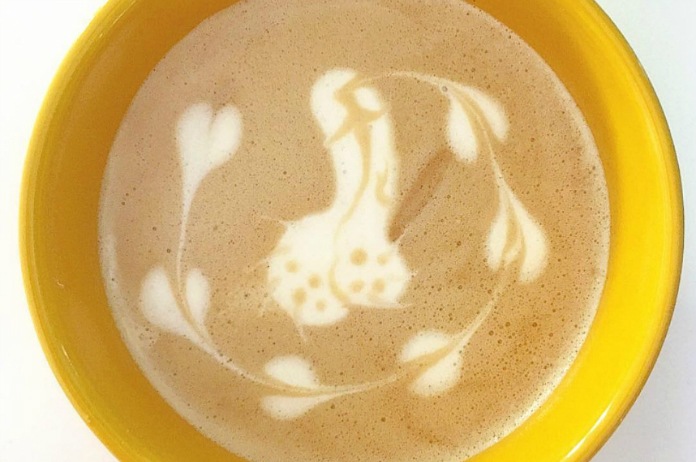 IN BEELD. Piemels in je koffie