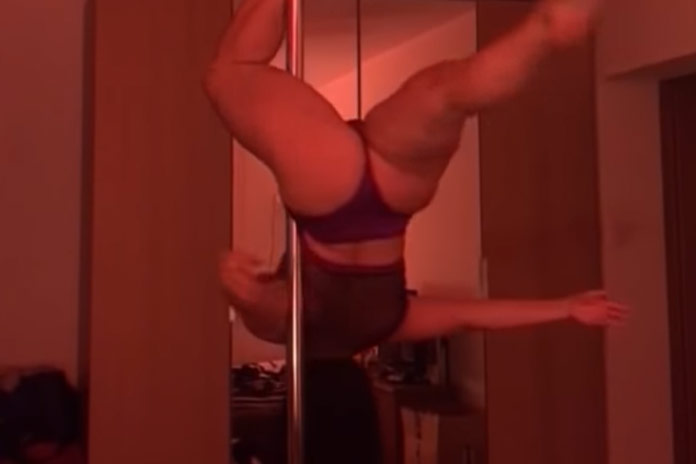 Ze wil sensueel paaldansen, maar dat loopt fout: de beste fails van 2018 (video)