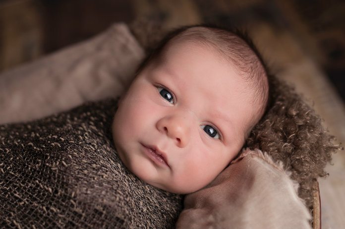 Ouders vliegen vanwege de “unieke” naam van hun kind achter de tralies