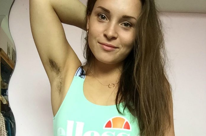IN BEELD. Vrouwen tonen hun harige oksels tijdens #Januhairy