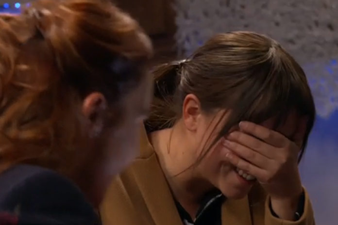 Van hilarische versprekingen tot grommende buik: de beste bloopers uit ‘Thuis’ (video)