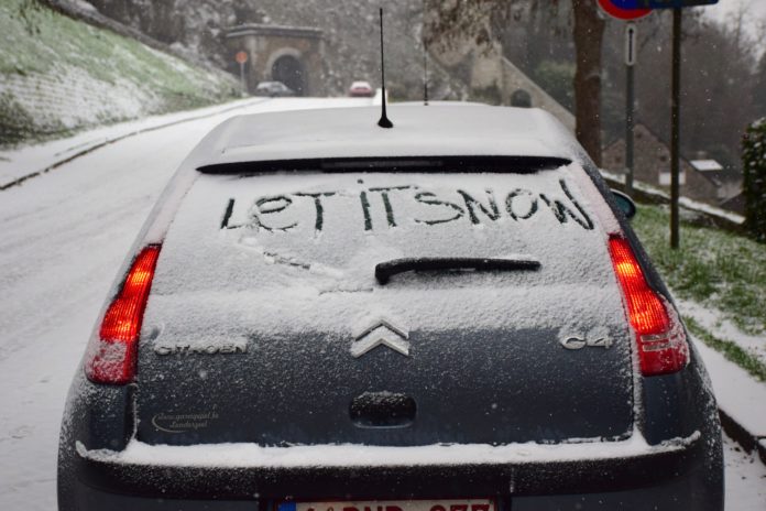 Zo voorkom je dat je autoruit bevriest