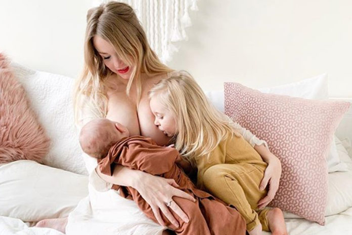 Deze mama krijgt kritiek omdat ze borstvoeding geeft aan haar 2-jarige dochter. Haar reactie? Geniaal! (foto’s)