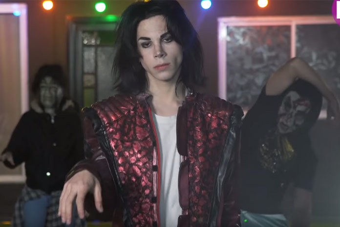 Hij spendeerde al 30.000 dollar om op Michael Jackson te lijken (video)
