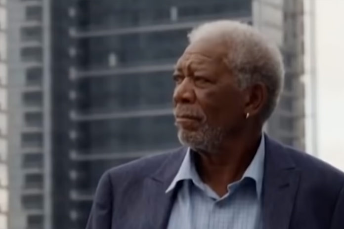 Morgan Freeman geeft hilarisch overzicht van 2018 (video)