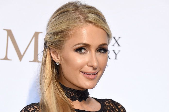 Fel bekritiseerde debuut-cd van Paris Hilton eindelijk ‘hot’ dankzij Banksy
