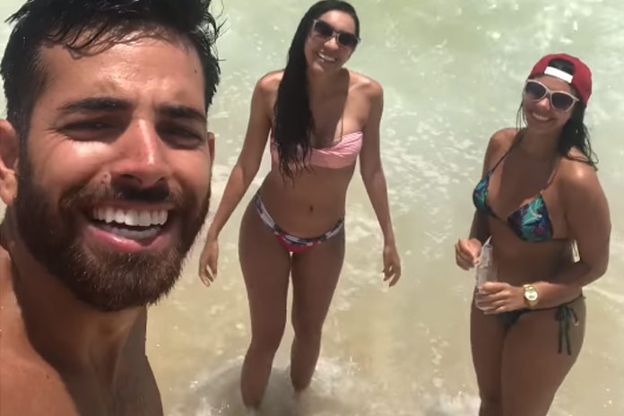Selfie op het strand loopt uit de hand (video)
