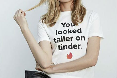 Deze grappige T-shirts zijn de perfecte outfit voor Valentijn