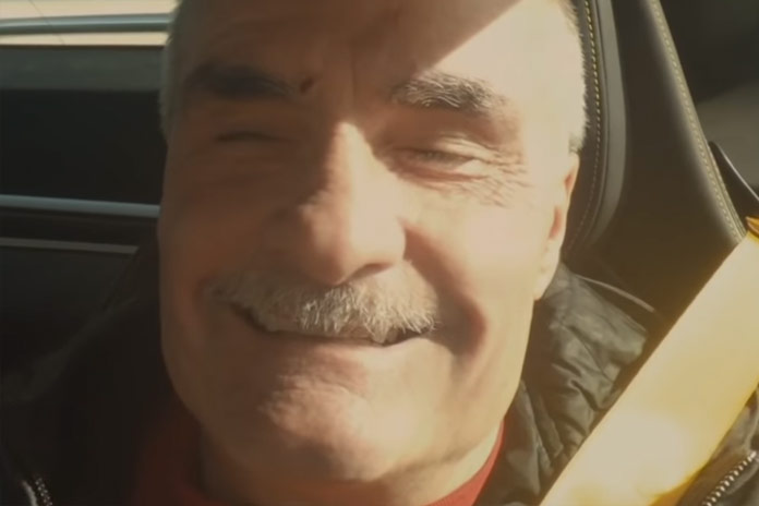 Ooit al een blinde man tegen 200 kilometer per uur met een wagen zien rijden? Nu wel! (video)