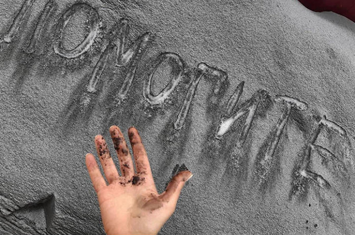 Siberië bedekt met zwart laagje sneeuw