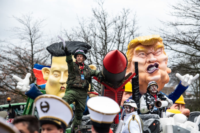 IN BEELD. Carnavalsstoet trekt door Aalst