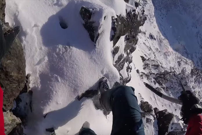 Van deze ‘bergwandeling’ krijg je spontaan hoogtevrees (video)