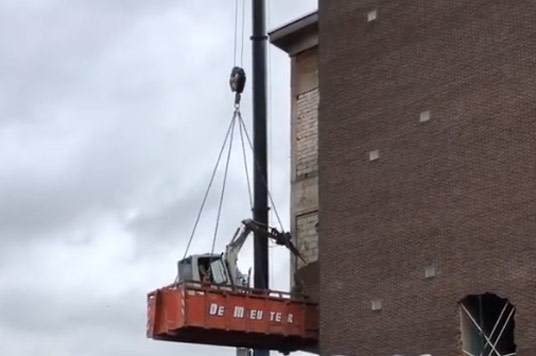 Deze bouwvakkers gaan wel héél gevaarlijk te werk in Belgische stad (video)