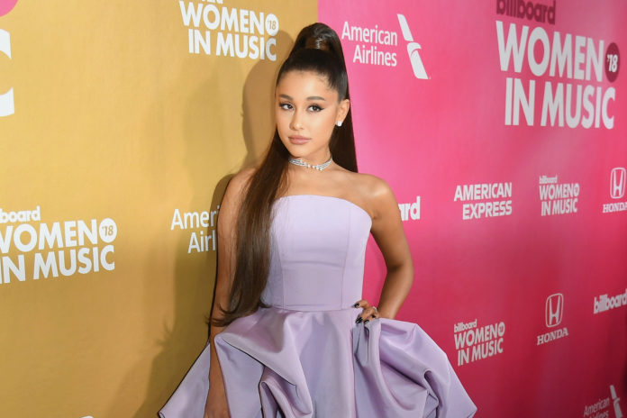 Ariana Grande slaakt noodkreet: “Het is de hel”