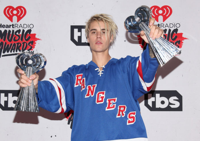 Justin Bieber excuseert zich schoorvoetend na 1 april-grap