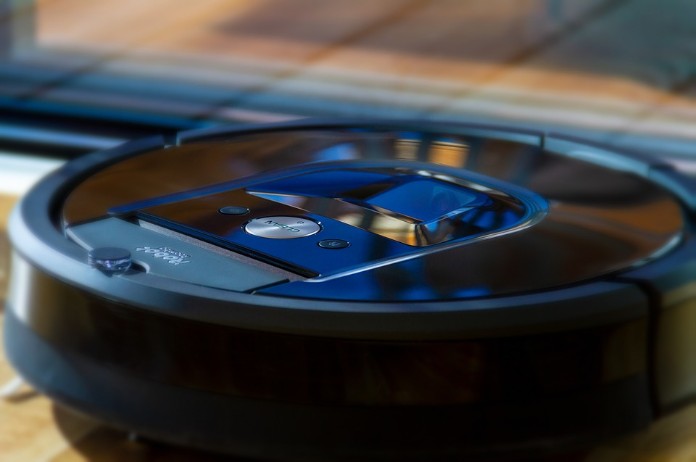 Agenten die uitrukken voor luide dief staan oog in oog met… stofzuiger