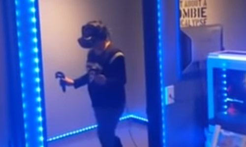 VR-sprong eindigt tegen de muur (video)