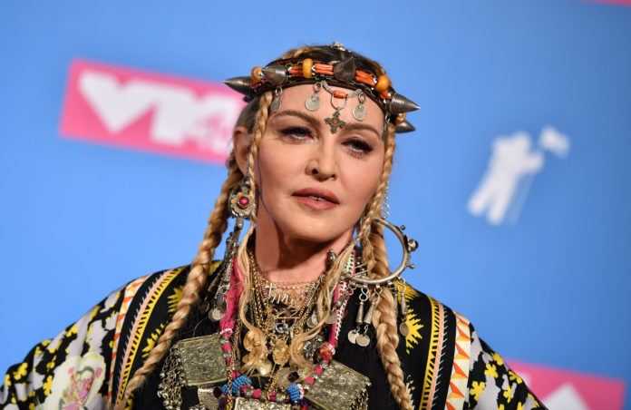 Madonna verdedigt Michael Jackson: “Hij is onschuldig”