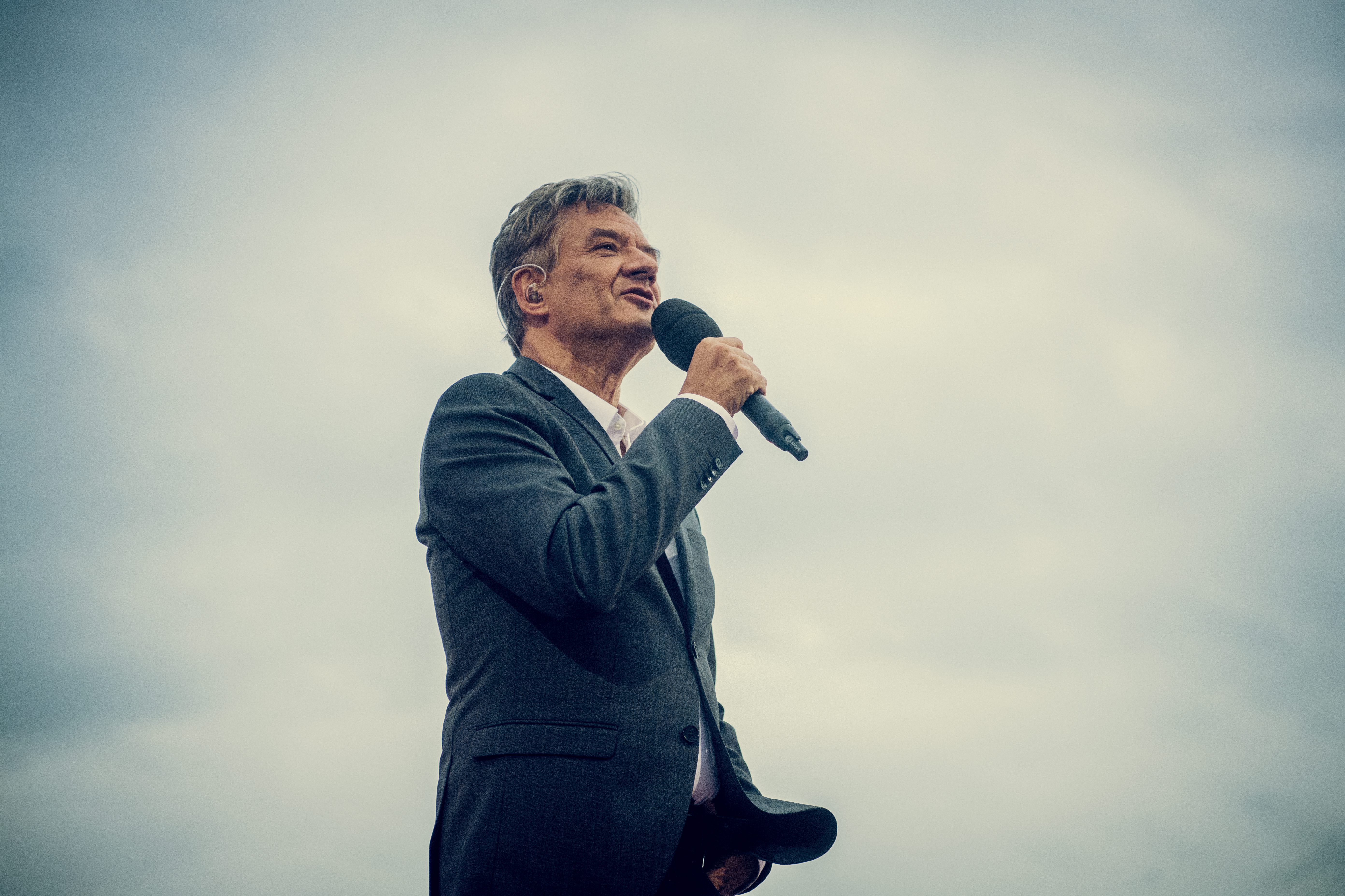 Bart Peeters en Nora Gharib brengen muzikale ‘Droomfabriek’ naar één