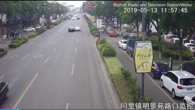 VIDEO. Man leent Ferrari van vriend, maar veroorzaakt meteen ongeval