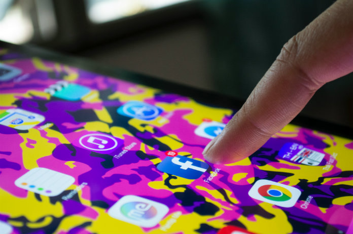 BIZAR. Facebook heeft in 2070 mogelijk meer dode dan levende gebruikers