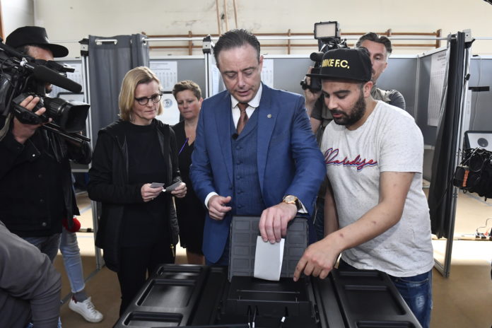 Eerste resultaten tonen winst voor Vlaams Belang ten koste van N-VA