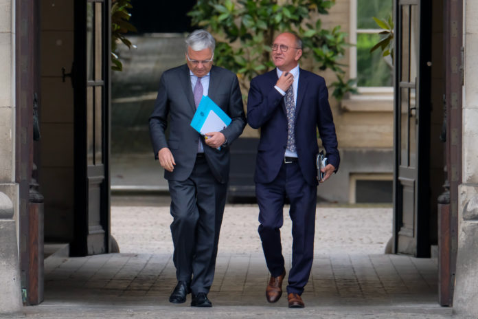 Koning belast Reynders en Vande Lanotte met informatieopdracht