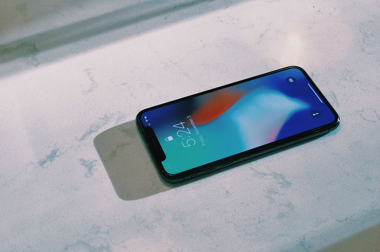 iPhone X beschermt man van ongeluk met kettingzaag