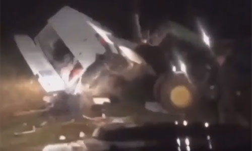 Razende boeren nemen LOEIHARD wraak op mannen die afval dumpen op hun land (video)