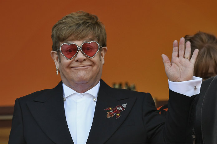 Elton John veroordeelt Russische censuur van film over zijn leven