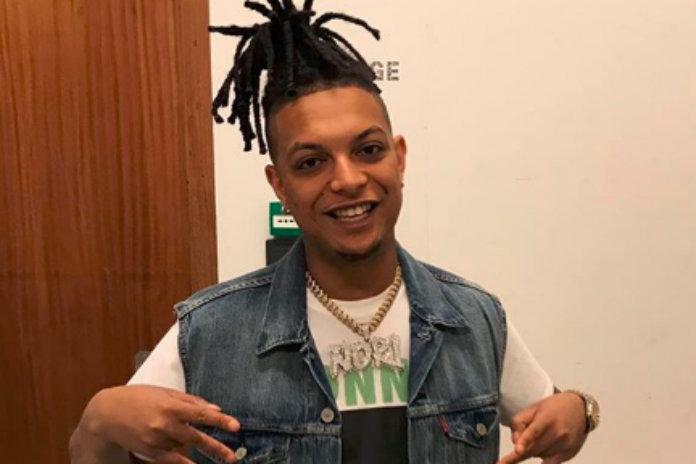 ronnie flex legt optreden stil na bierdouche ben geen voetbalveld zita ronnie flex legt optreden stil na bierdouche ben geen voetbalveld zita
