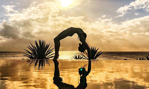 Véronique De Kock in stilte getrouwd, Julie Van den Steen slachtoffer van vandalen en Lize Feryn straalt in bikini (foto’s)