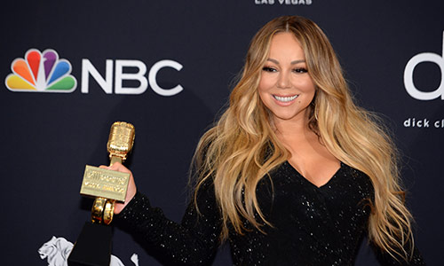 “Mariah Carey had affaire met (en stuurde deze PIKANTE foto’s naar) huidige vriend toen ze nog samen was met haar man” (video)