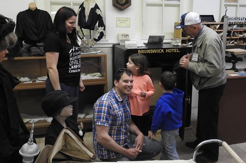 BIZAR. Toerist kraakt bij eerste poging code van kluis die al 40 jaar niet meer geopend werd