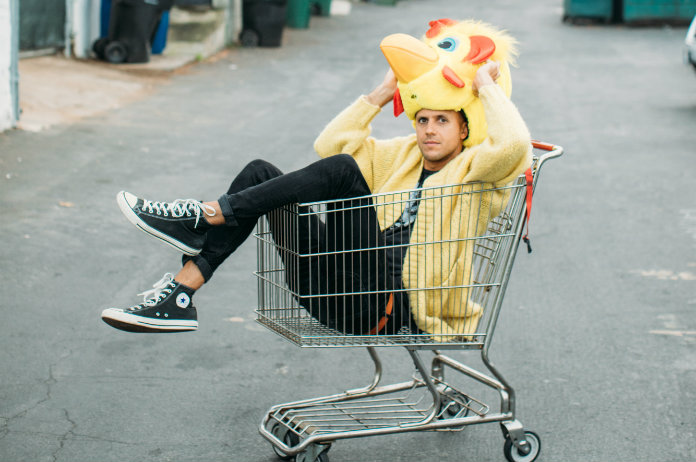 SOUNDCHECK. Milow levert met ‘Lean into me’, zijn zesde plaat, een persoonlijk visitekaartje af