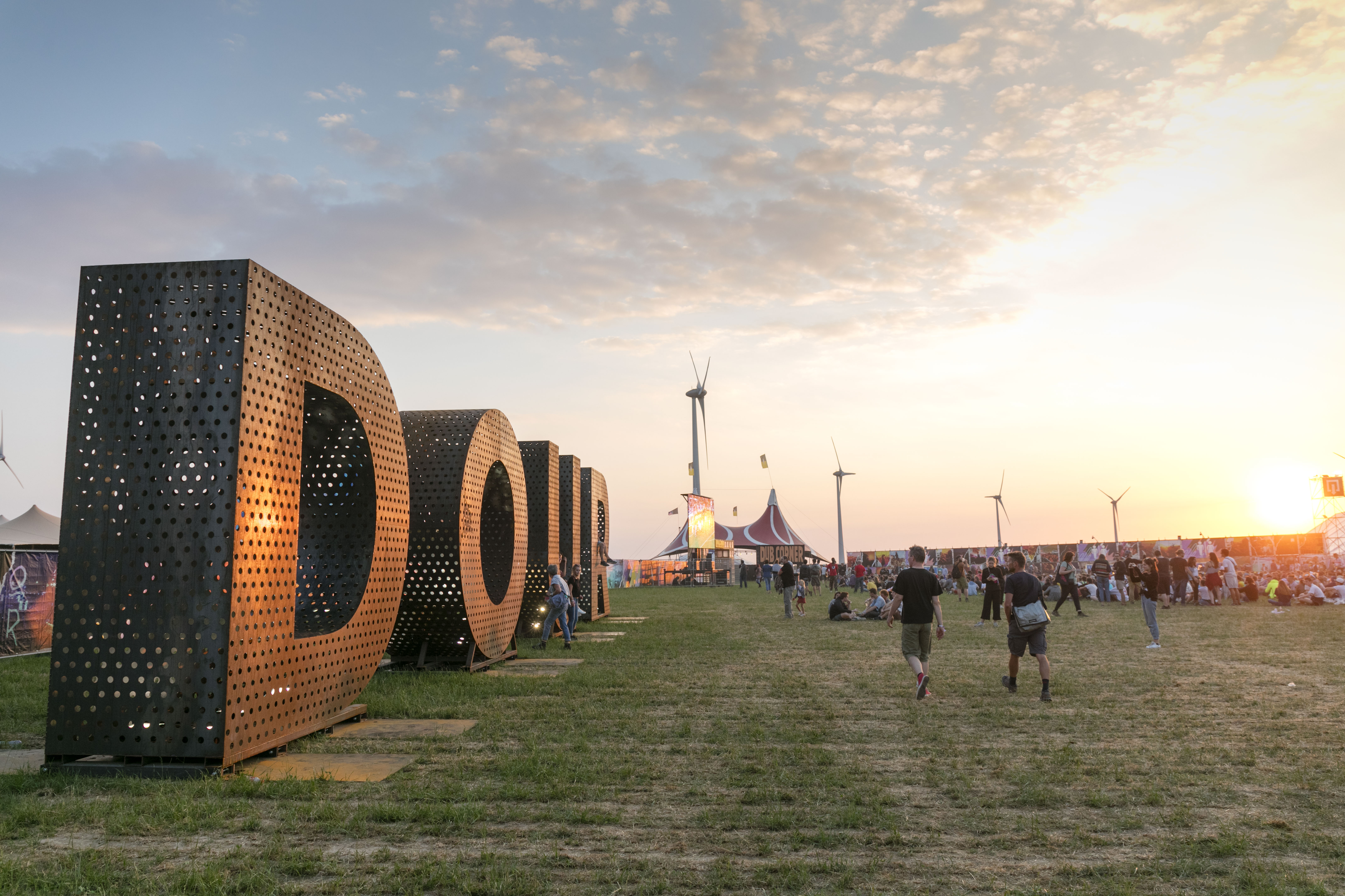 FESTIVALS. Doureuuuh!