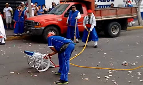 Klein kanon heeft grote terugslag. En daar was deze kerel NIET op voorbereid! (video)