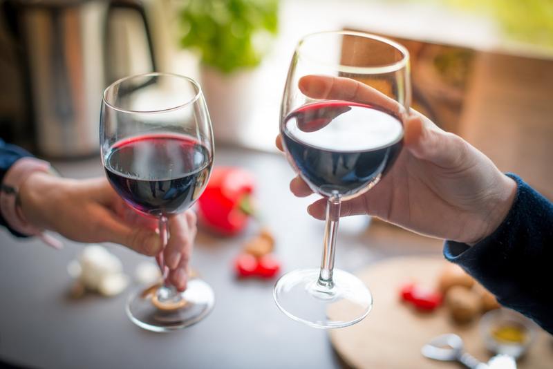 Waarom een glas rode wijn goed is voor je darmen Zita Waarom een glas rode wijn goed is voor je darmen Zita